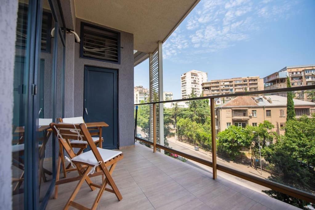 Apartment Gg - Cozy And Lovely 1-bedroom In Saburtalo Tbilisi