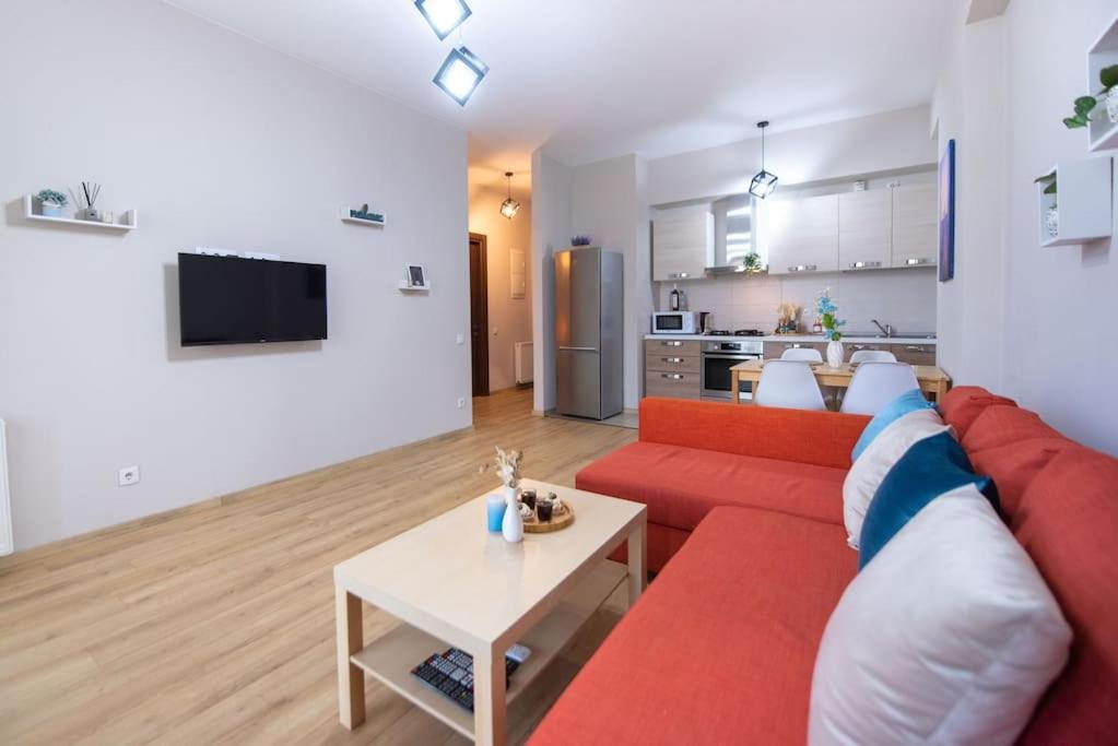 Apartment Gg - Cozy And Lovely 1-bedroom In Saburtalo Tbilisi